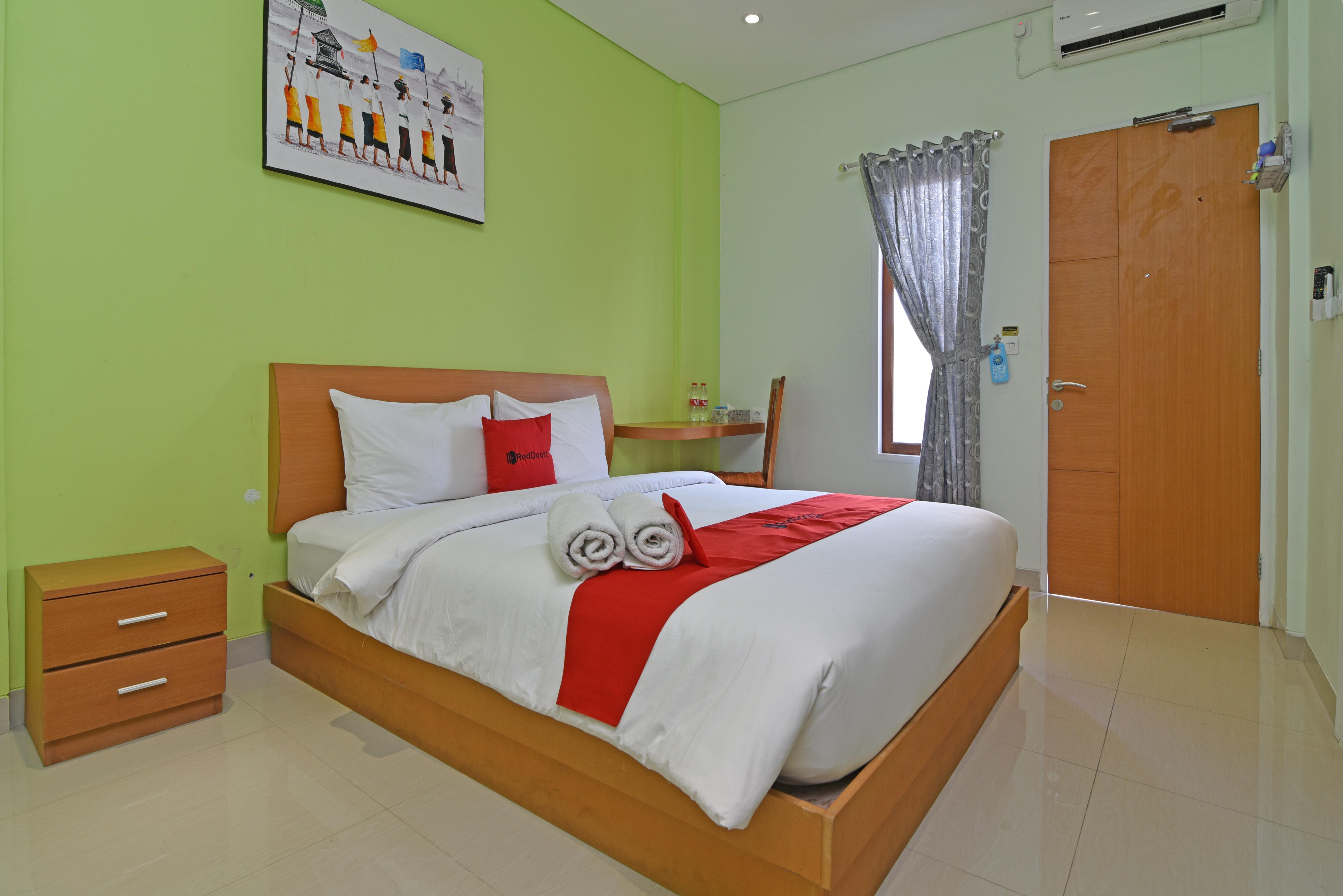 Reddoorz Plus @ Mahendradatta Denpasar מראה חיצוני תמונה