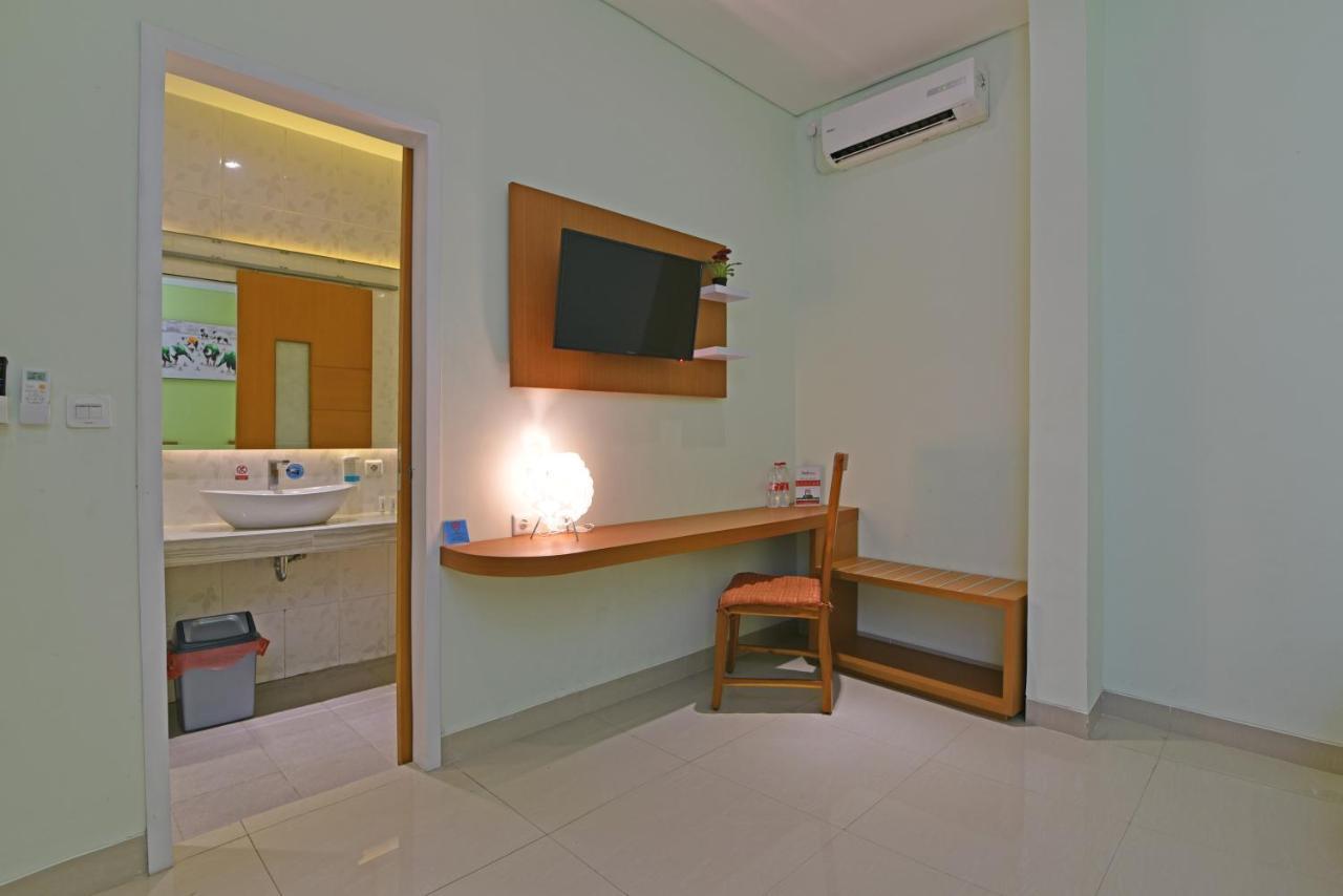 Reddoorz Plus @ Mahendradatta Denpasar מראה חיצוני תמונה