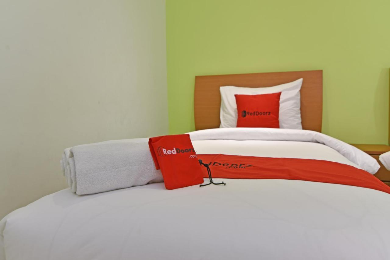 Reddoorz Plus @ Mahendradatta Denpasar מראה חיצוני תמונה