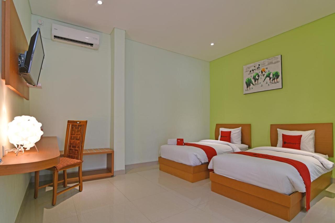 Reddoorz Plus @ Mahendradatta Denpasar מראה חיצוני תמונה